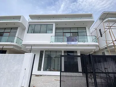 Luxury 4 Bedroom Brand New Fully Detached Smart House with BQ
