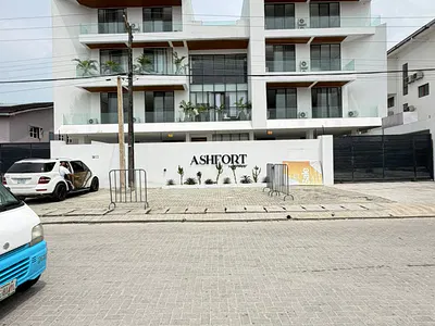 Lovely 2 Bedroom Apartment with a Pools, Gym, Elevator