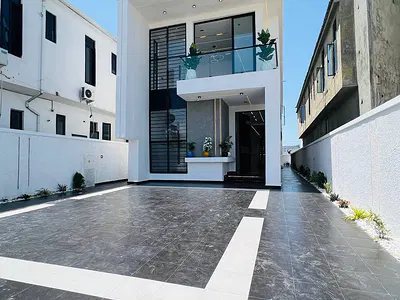 Luxury 5 Bedroom Fully Detached Duplex+ BQ & Pool with Gym