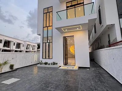5 Bedroom Fully Detached Duplex+ BQ & Pool