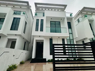 Luxury 5 Bedroom Fully Detached Apartment with Cinema and BQ