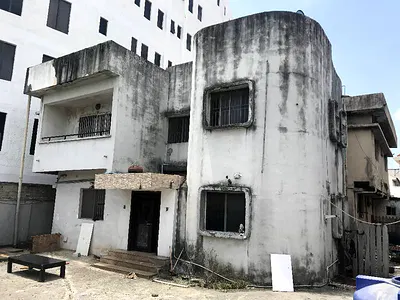 9-Bedroom Detached House with 3-Room BQ
