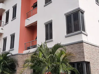 4 Bedroom En-Suite Townhouse with 1 Room BQ