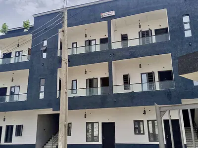 2 Units of Modern Built on Distressed
