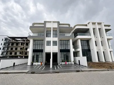 Luxury 5-Bedroom 3-Storey Terrace Duplex with Pool Access