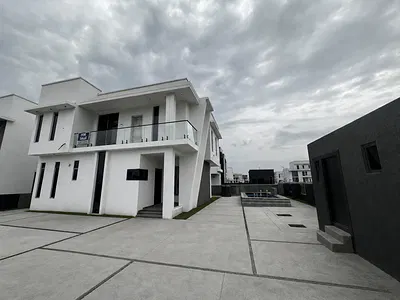 4-Bedroom Duplex with BQ, Swimming Pool & Inverter