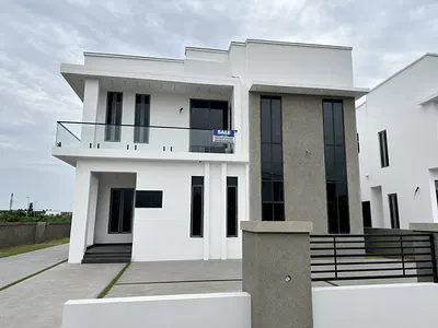 Spacious 4-Bedroom Duplex with Pool & Inverter