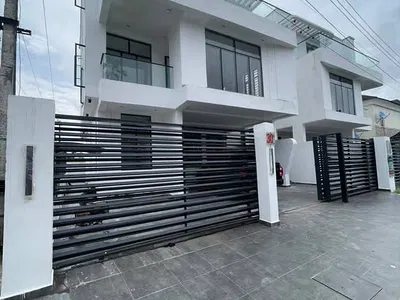 Luxury 5bedroom Fully Detached Duplex for Sale.