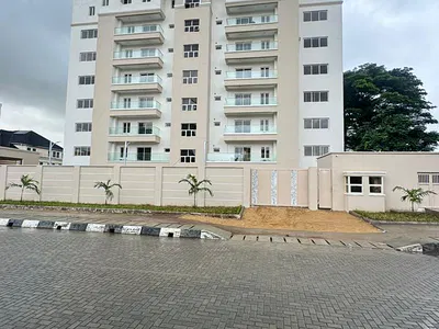 3 Bed Apartments with BQ️️