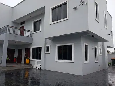 Elegant Spacious 2 Bedroom Apartment
