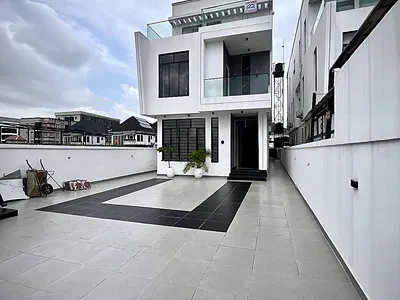 Brand New 5bedrooms +1BQ Fully Detached Duplex at Lekki Phase 1