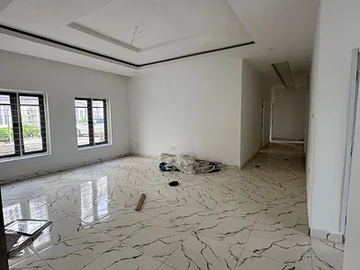 Specious and Tastefully Finished 3bedroom Apartment