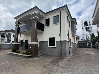 Newly Built and Tastefully Finished 4bedroom Duplex