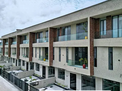 Modern 5 Bedroom Detached Duplex