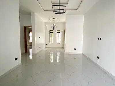 Lovely 2 Bedroom Apartment