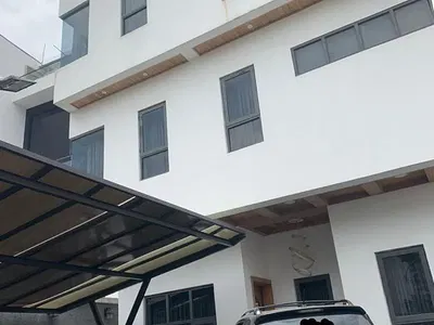 Luxury 5 Bedroom Fully Detached Duplex with BQ
