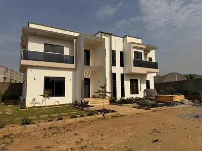 4 Bedroom Detached Duplex