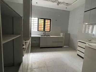 3 Bedroom Terraced Duplex with BQ