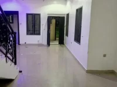 Beautiful 3 Bedroom Durplex