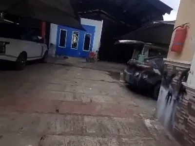 Functional Automobile Warehouse