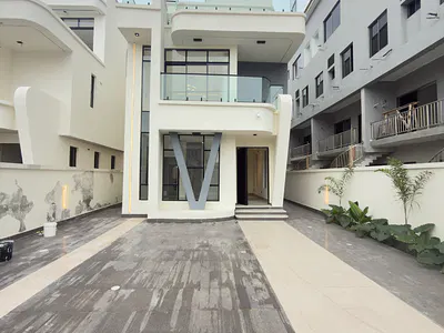 Luxury 5bedroom Fully Detached Duplex