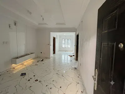 A Luxury Relativity New 2 Bedroom Apartment in a Gated Estate