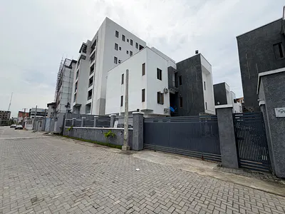Fantastic 2 Bedroom Apartment with Pool, Gym and Elevator