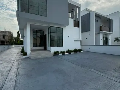 Luxury 5 Bedroom Fully Detached Duplex with BQ in a Secured Estate