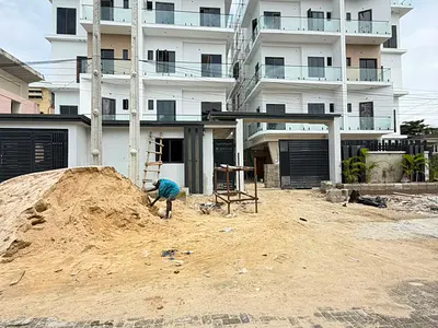 Spacious 3 Bedroom Apartment with Elevator