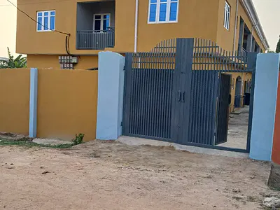 Block of 8 Flats 1 & 2 Bedroom Apartment