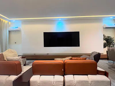 Nicely Finished 3 Bedrooms