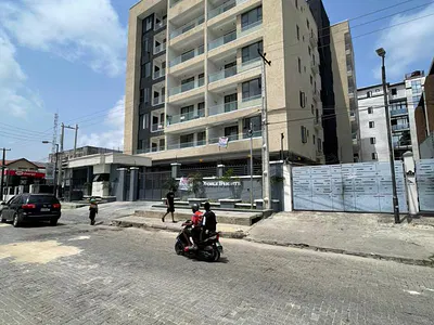 Stunning 2 Bedroom Apartment with an Elevator and Pool