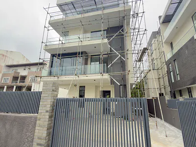Magnificent 6 Bedroom Duplex with Pool and Cinema