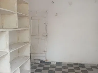 Neatly Used Shop Space