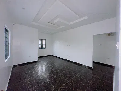 Newly Built & Easily Accessible Room & Parlor Self Contain