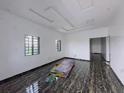 Newly Built & Easily Accessible 2 Bedroom Flat with Personal Staircase