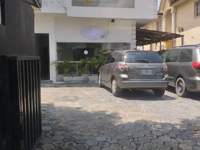 Semi Direct Commercial Property on the Ground Floor Space