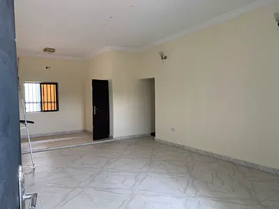 3 Bedrooms Flat