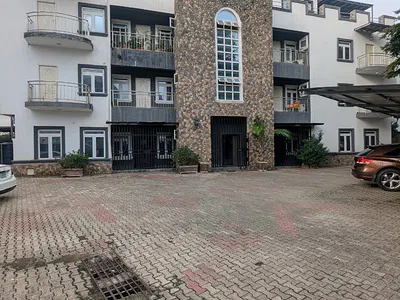 Massive 2 Bedroom Apartment Ground Floor