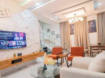 4 Bedroom Self Compound with, Snooker, PS5 and Table Tennis