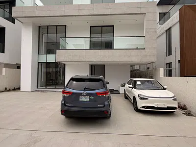 Clean 6 Bedroom Fully Detached Duplex with BQ, Cinema, Gym & a Pool