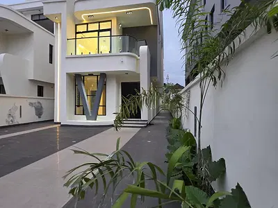 5 Bedroom Fully Detached Duplex with Cinema, Pool, BQ, Rooftop Terrace