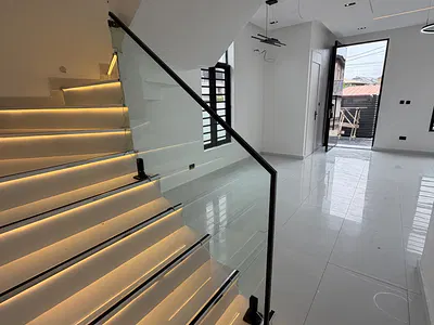 *modern 5 Bedroom Detached Duplex with BQ*