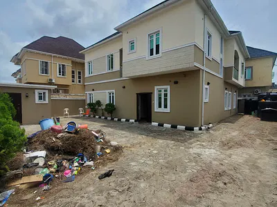 A Massive 5 Bedroom Fully Detached Duplex