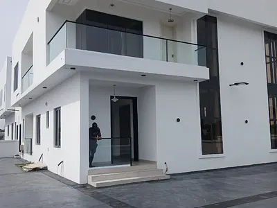 4 Bedroom Detached Duplex