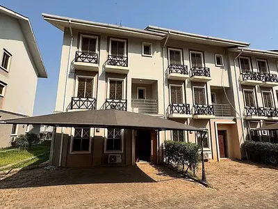 4 Bedrooms Terraced Duplex