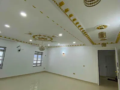 Luxury 7 Bedrooms Mansion with Quest Chalet