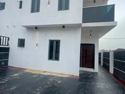 Luxury 4 Bedroom Semi Detached