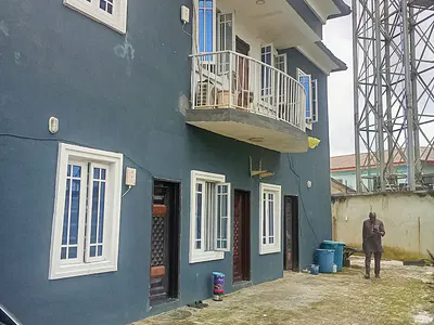 Clean Spacious 2 Bedroom Flat