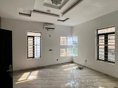 Beautiful 7 Bedroom Duplex with BQ